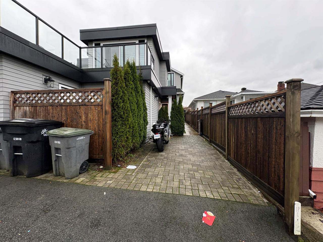 3429 Dundas Street - Photo 1