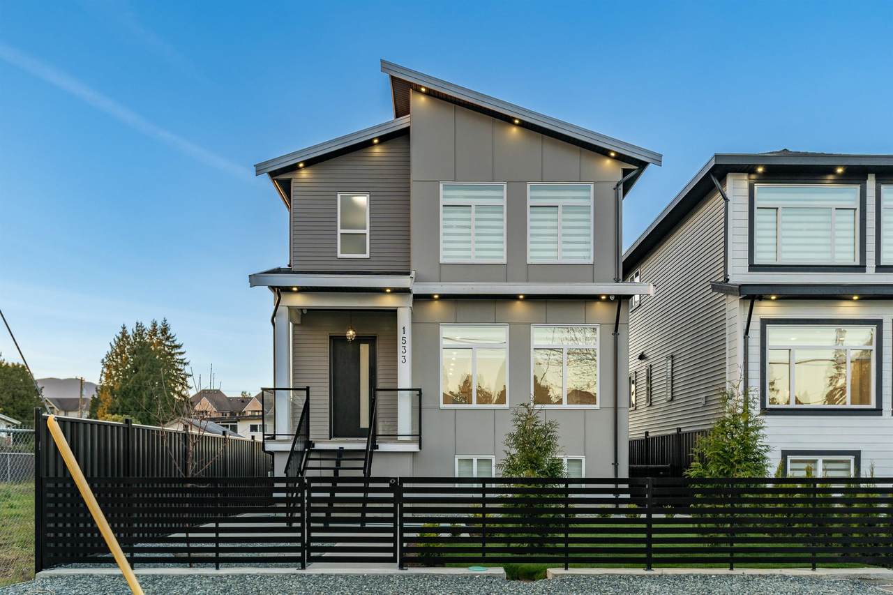 1533 Manning Avenue - Photo 1