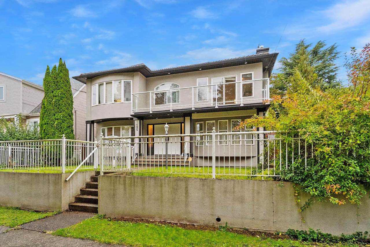 1405 Edinburgh Street - Photo 1