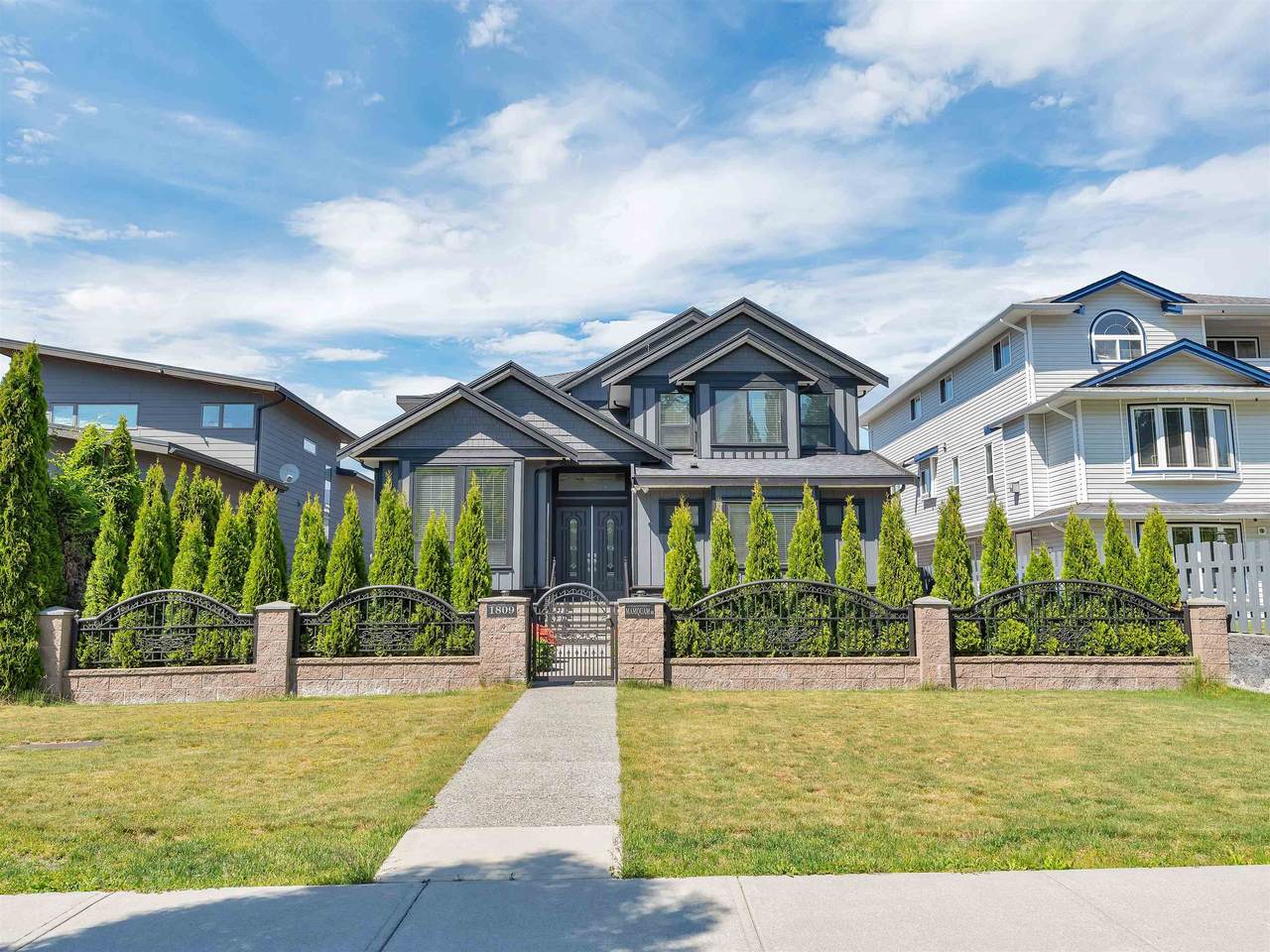 1809 Mamquam Road - Photo 1
