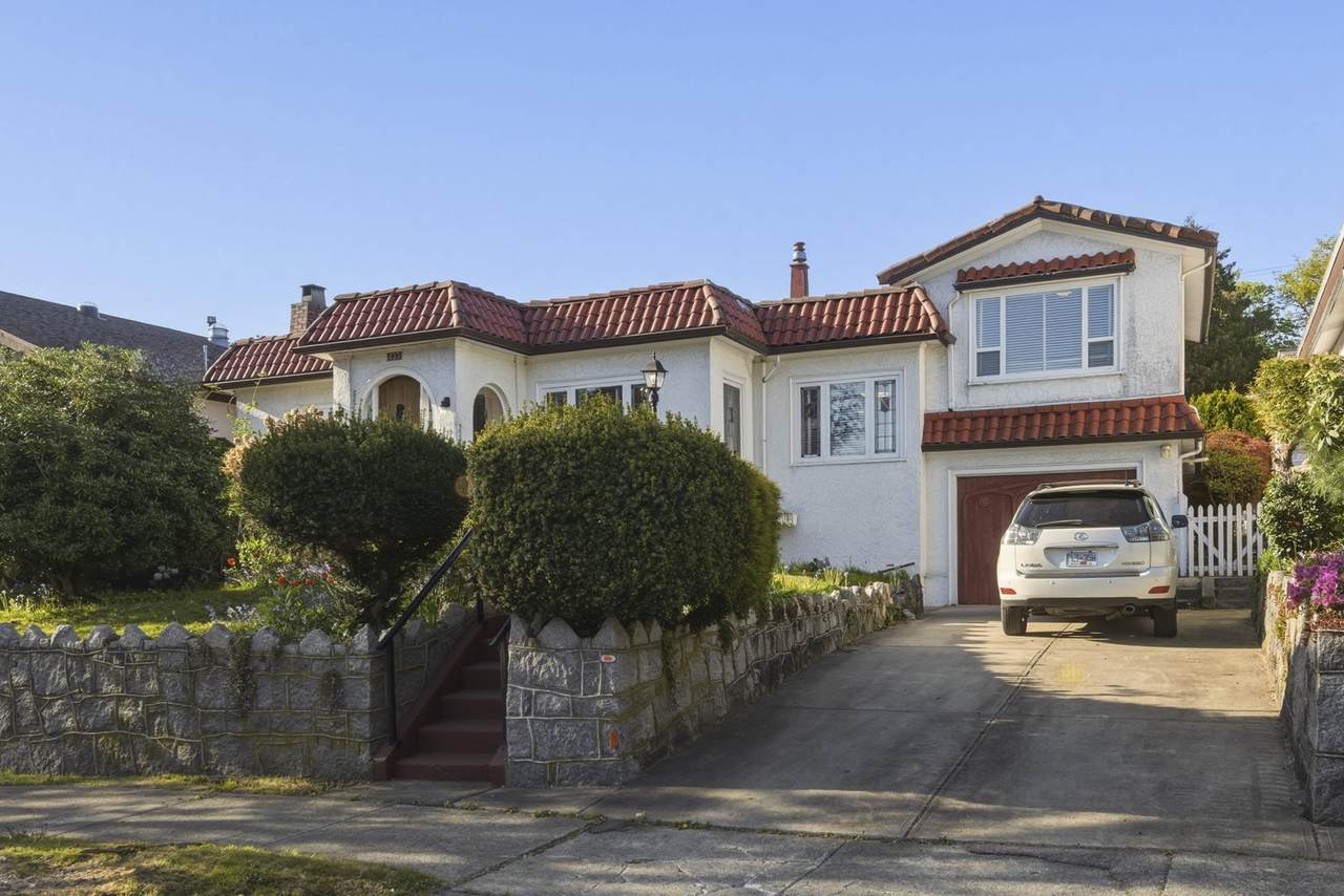 433 48th Avenue - Photo 1