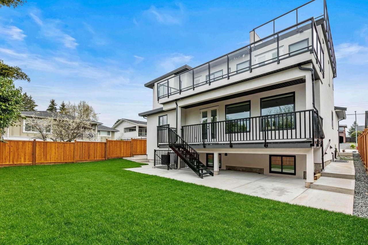 16XX Ellesmere Avenue - Photo 1