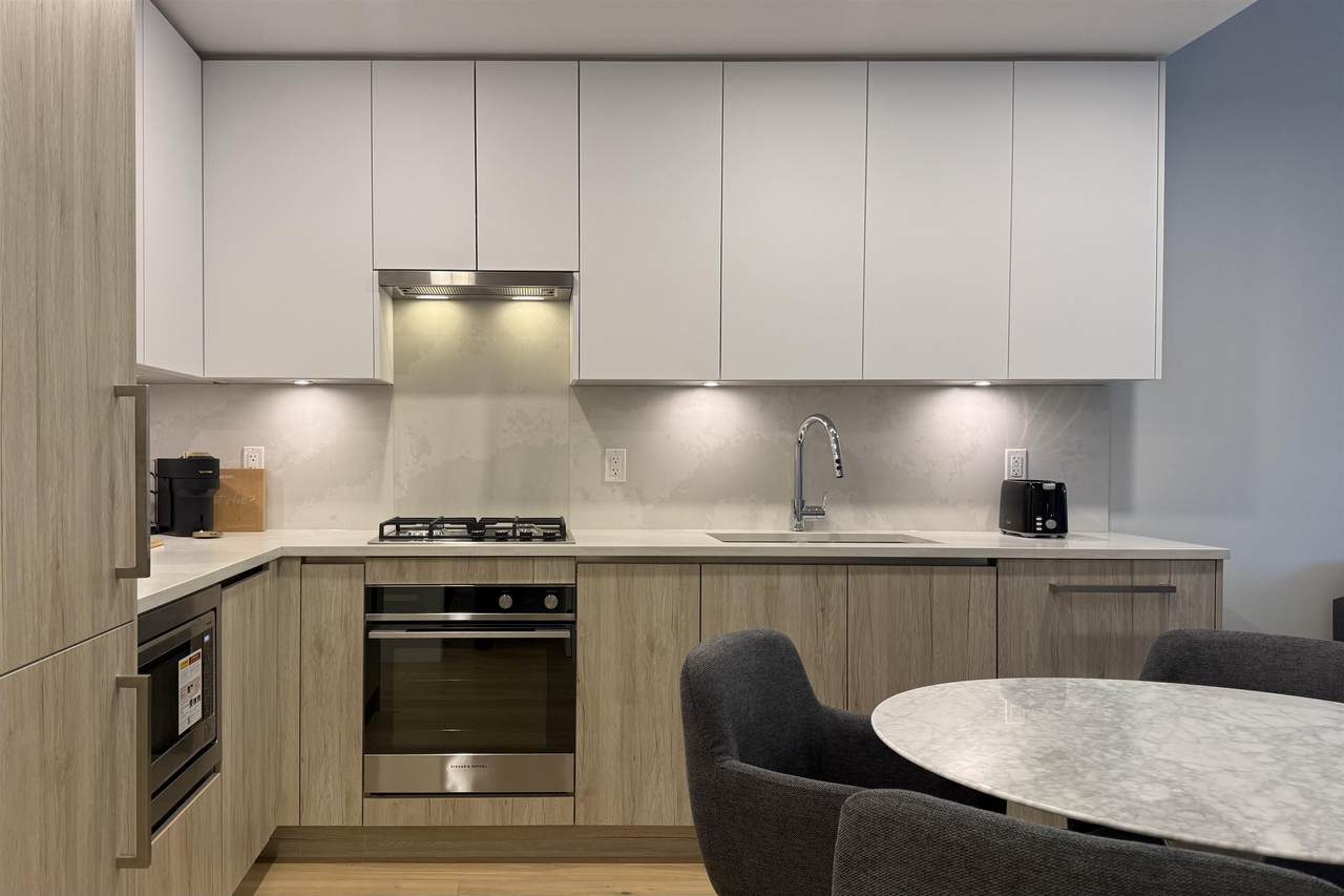 423 6th Street - Photo 1