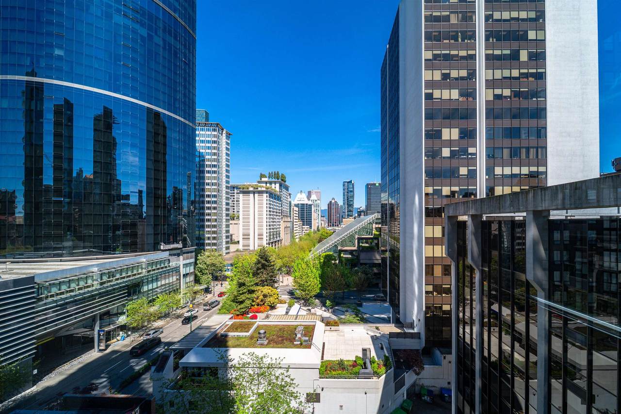1068 Hornby Street - Photo 1