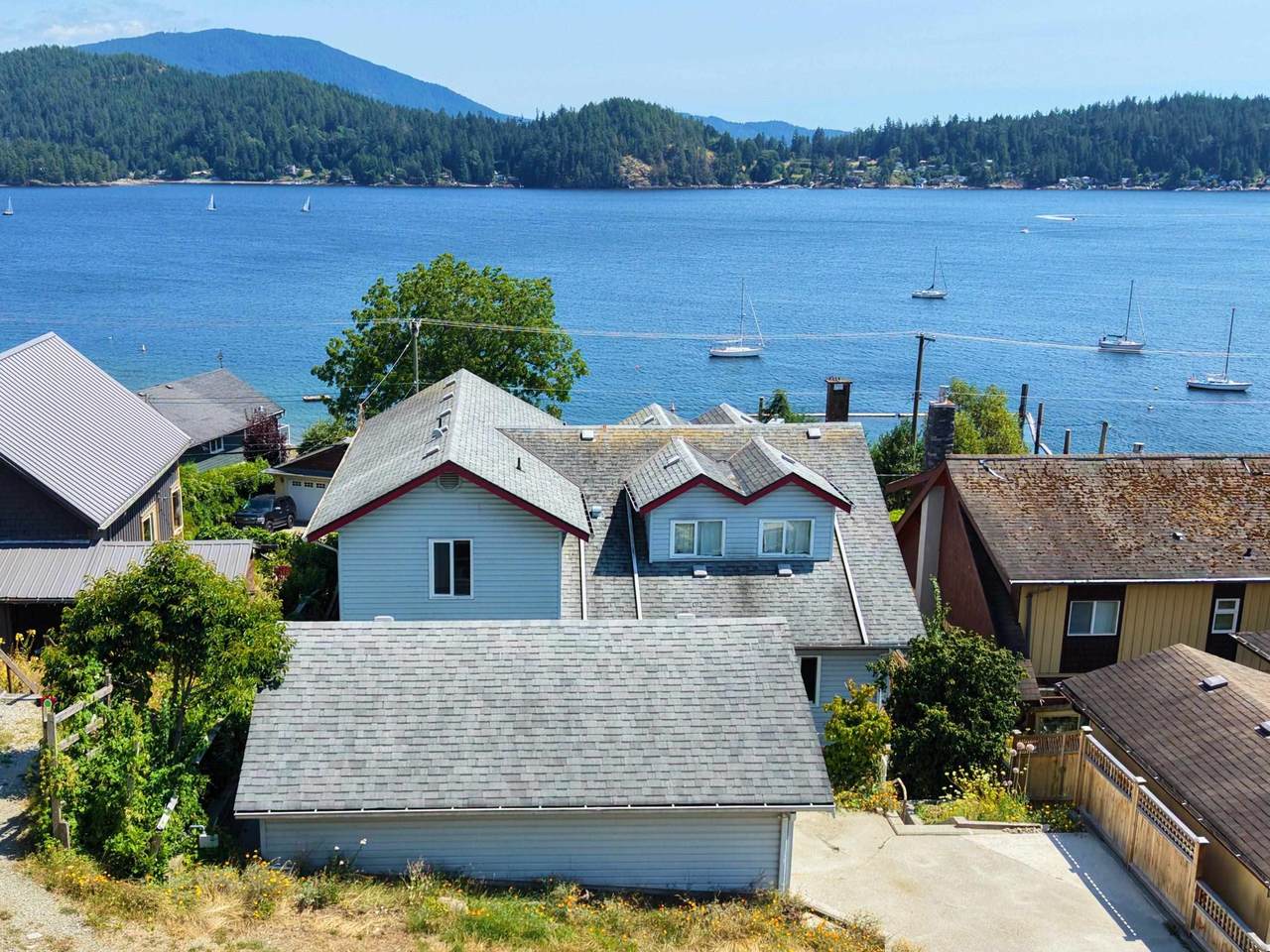 603 Marine Drive - Photo 1