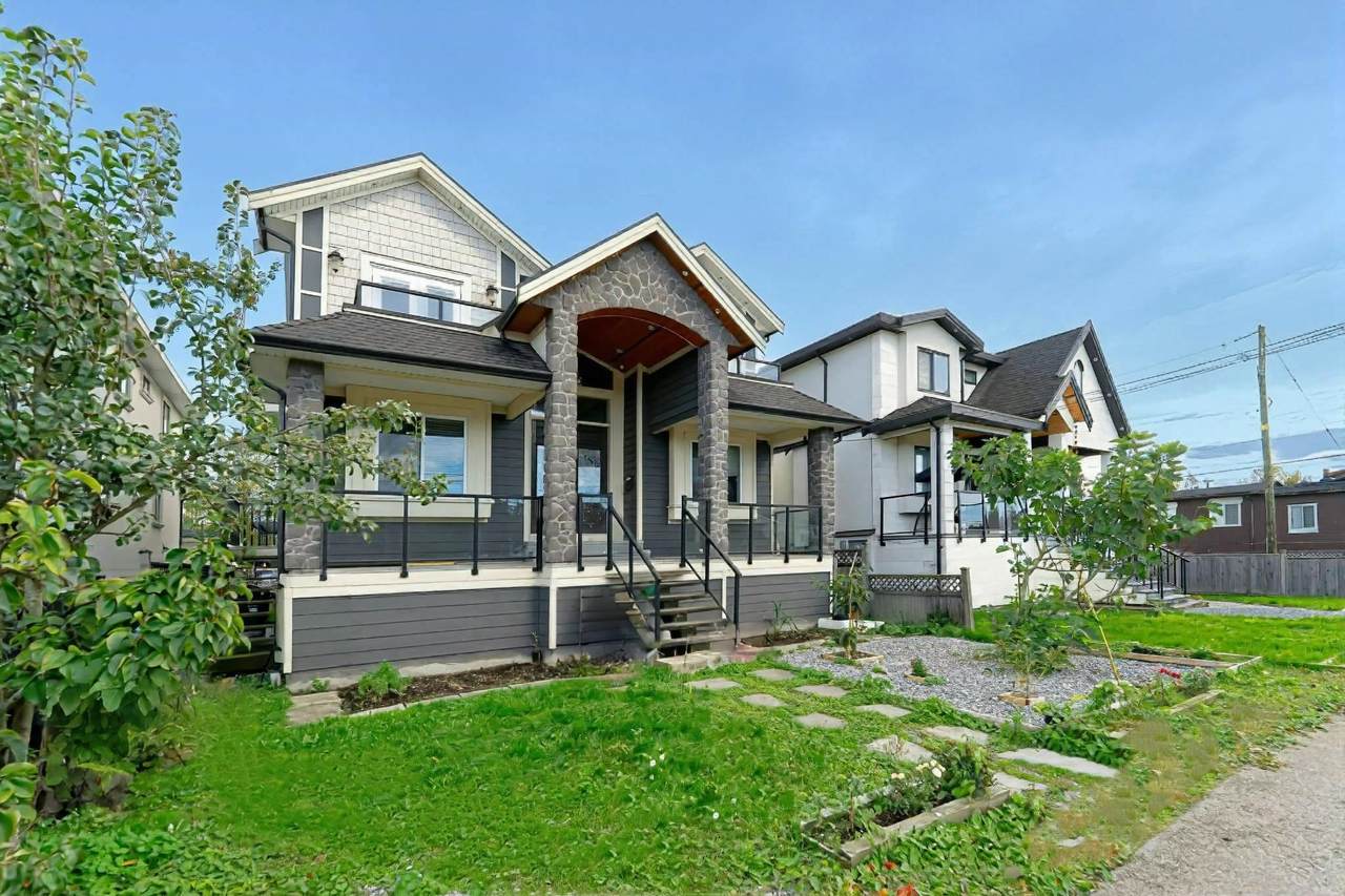 520 Ewen Avenue - Photo 1