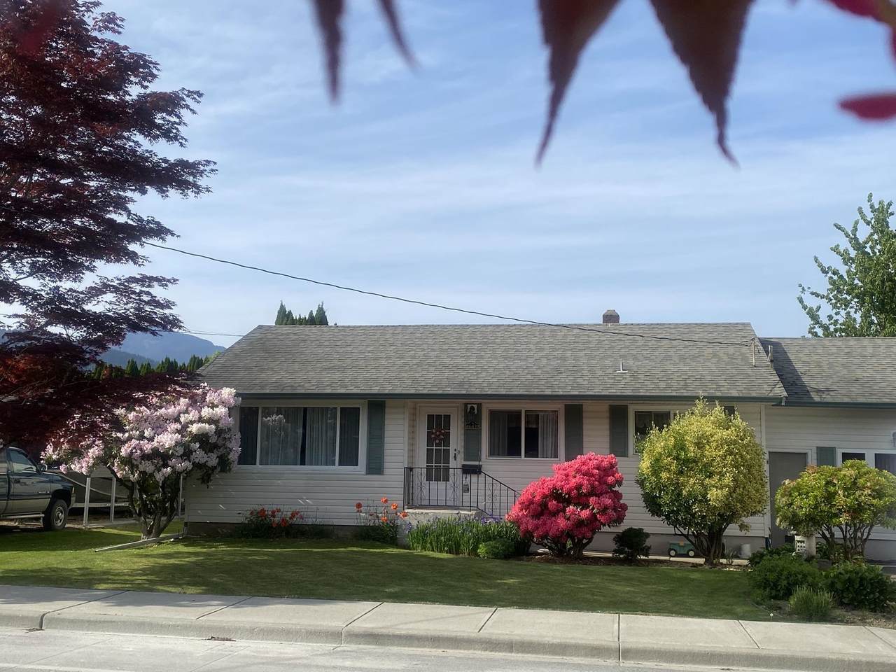 46439 Strathcona Road - Photo 1