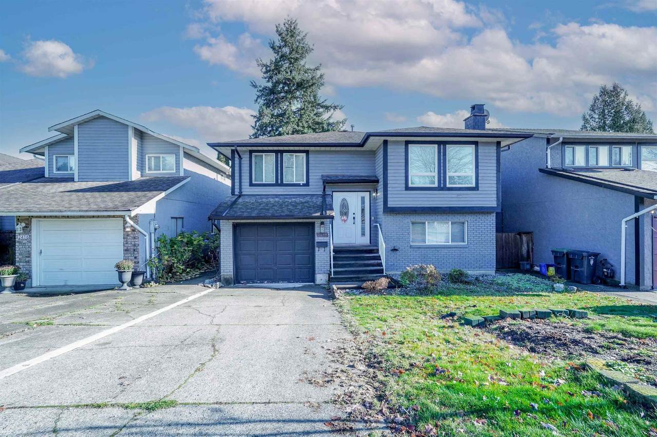 2418 Wayburne Crescent - Photo 1