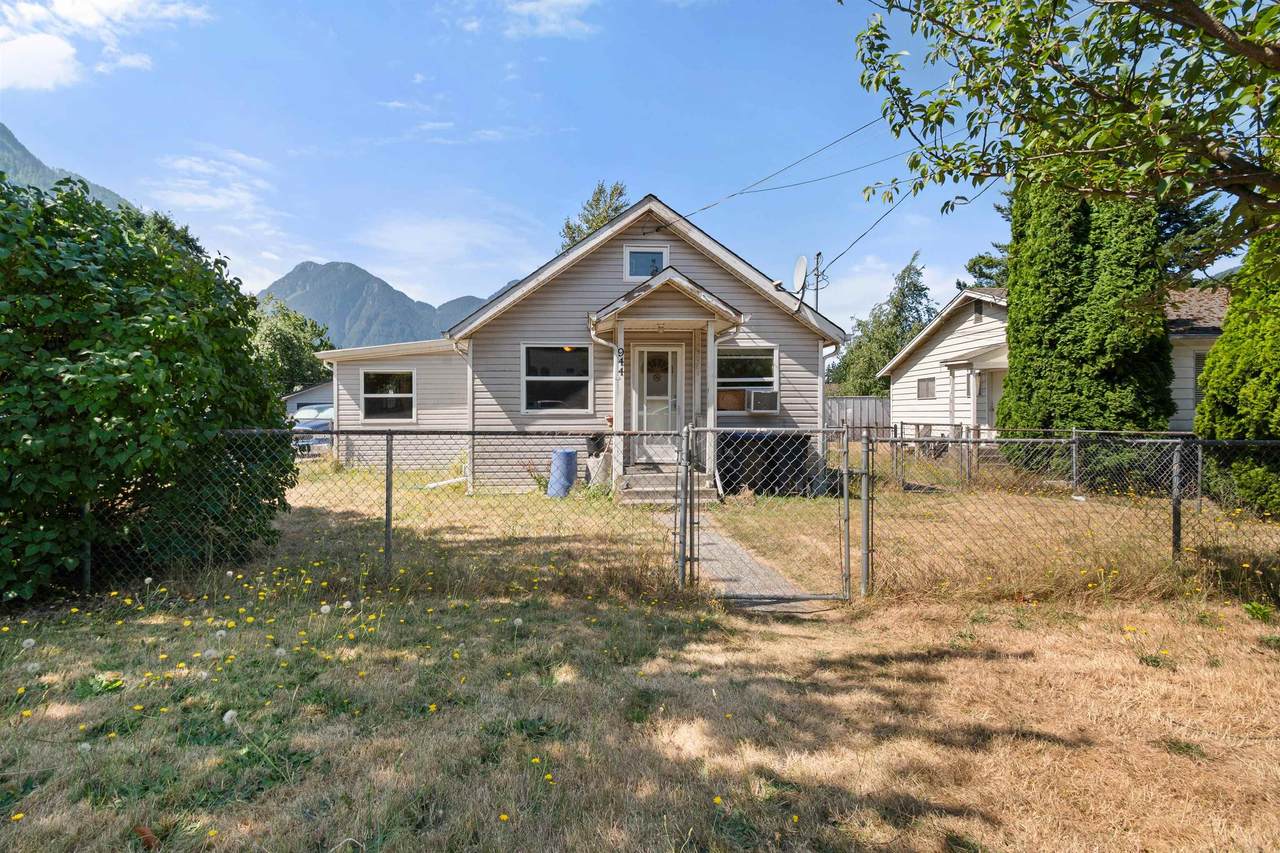 944 3rd Avenue - Photo 1