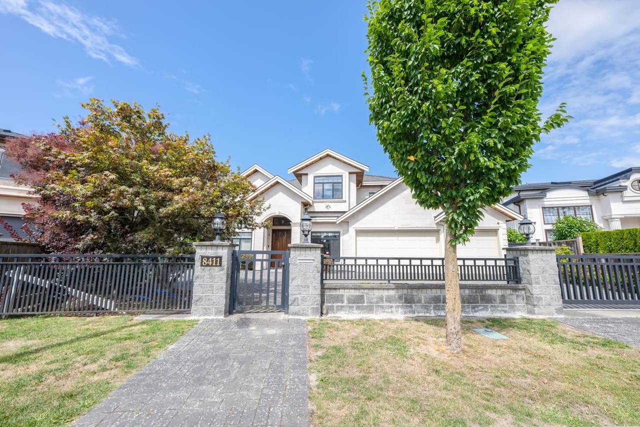 8411 Fairhurst Road - Photo 1