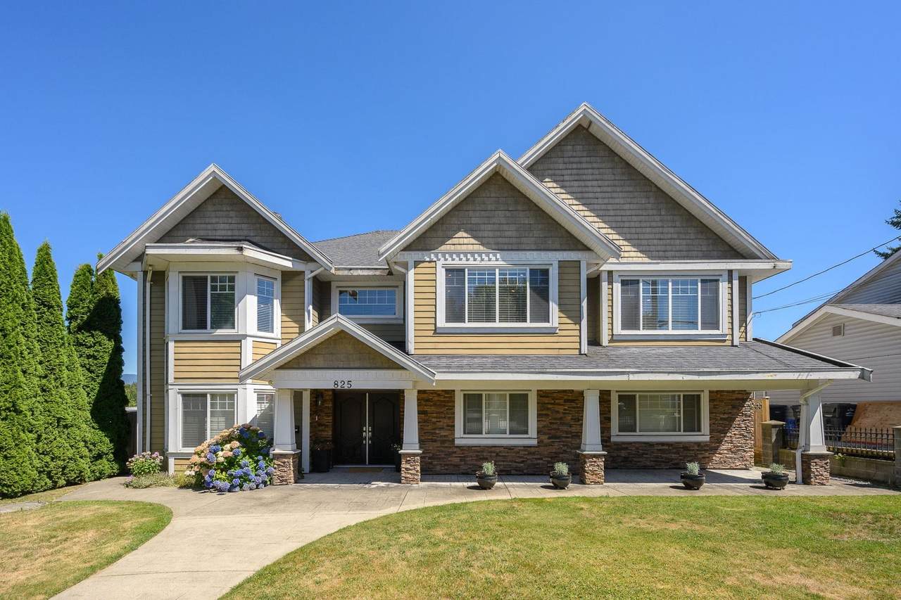 825 Robinson Street - Photo 1