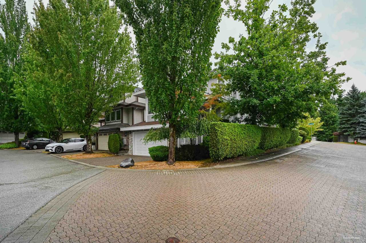 2995 Pinetree Close - Photo 1