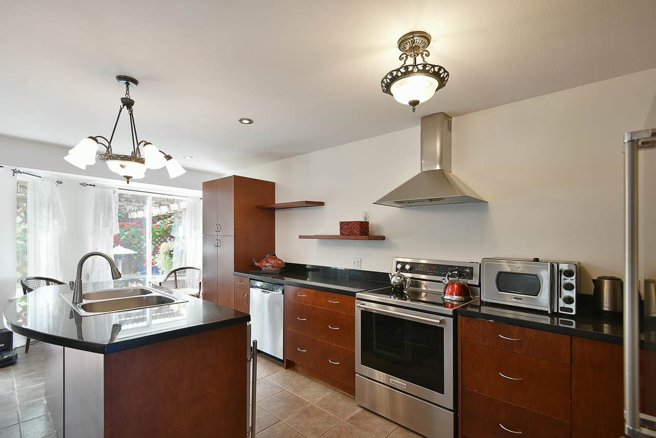5875 Turnstone Crescent - Photo 1