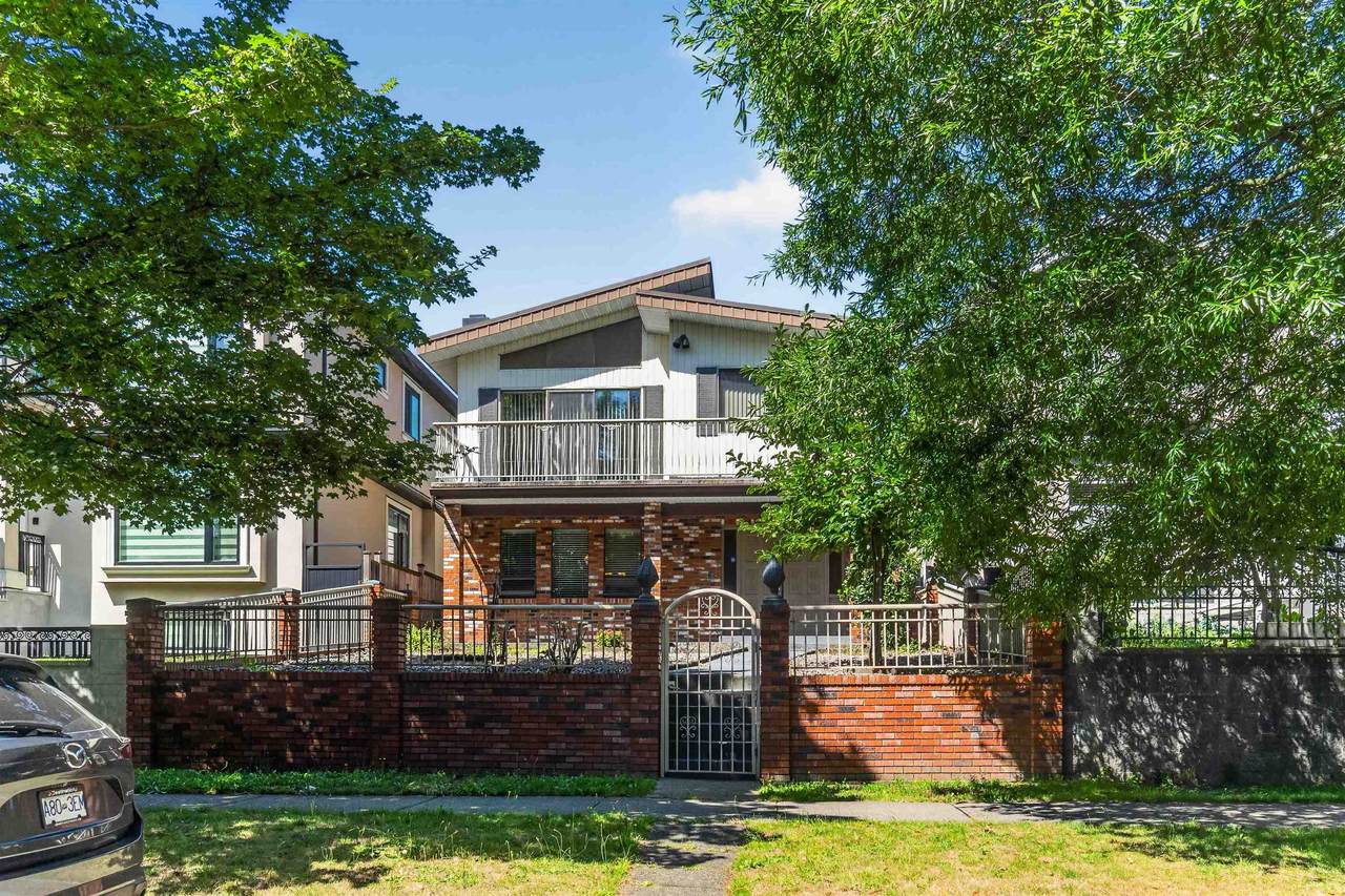 2739 8th Avenue - Photo 1