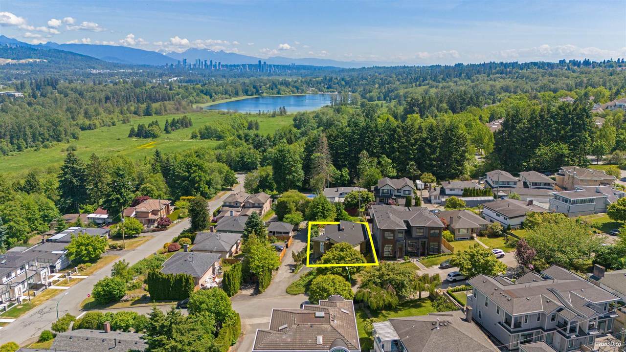 5578 Oakglen Drive - Photo 1