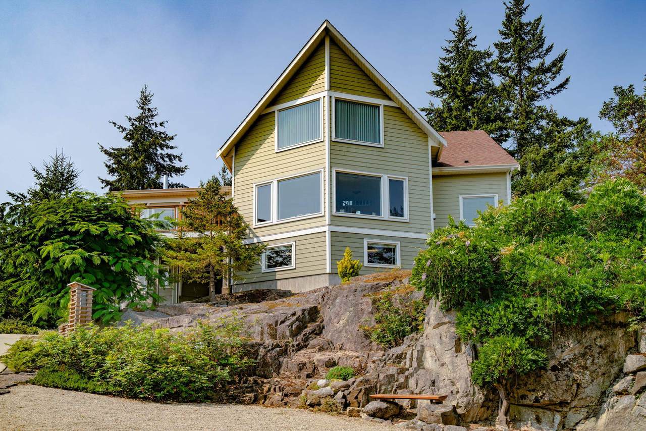 5575 Curran Road - Photo 1