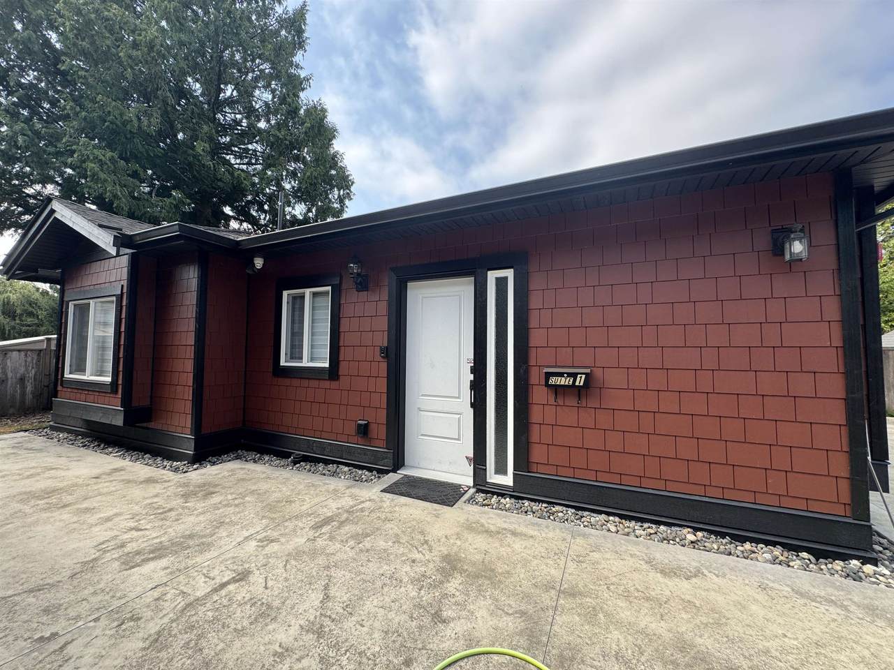 11901 Gee St - Photo 1