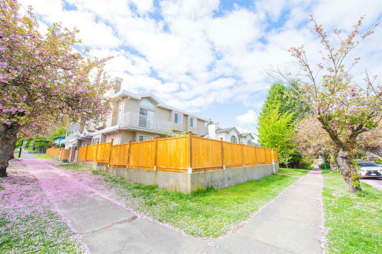 1076 16TH Avenue - Photo 1