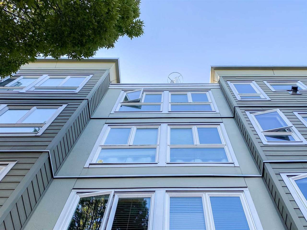 4989 Duchess Street - Photo 1