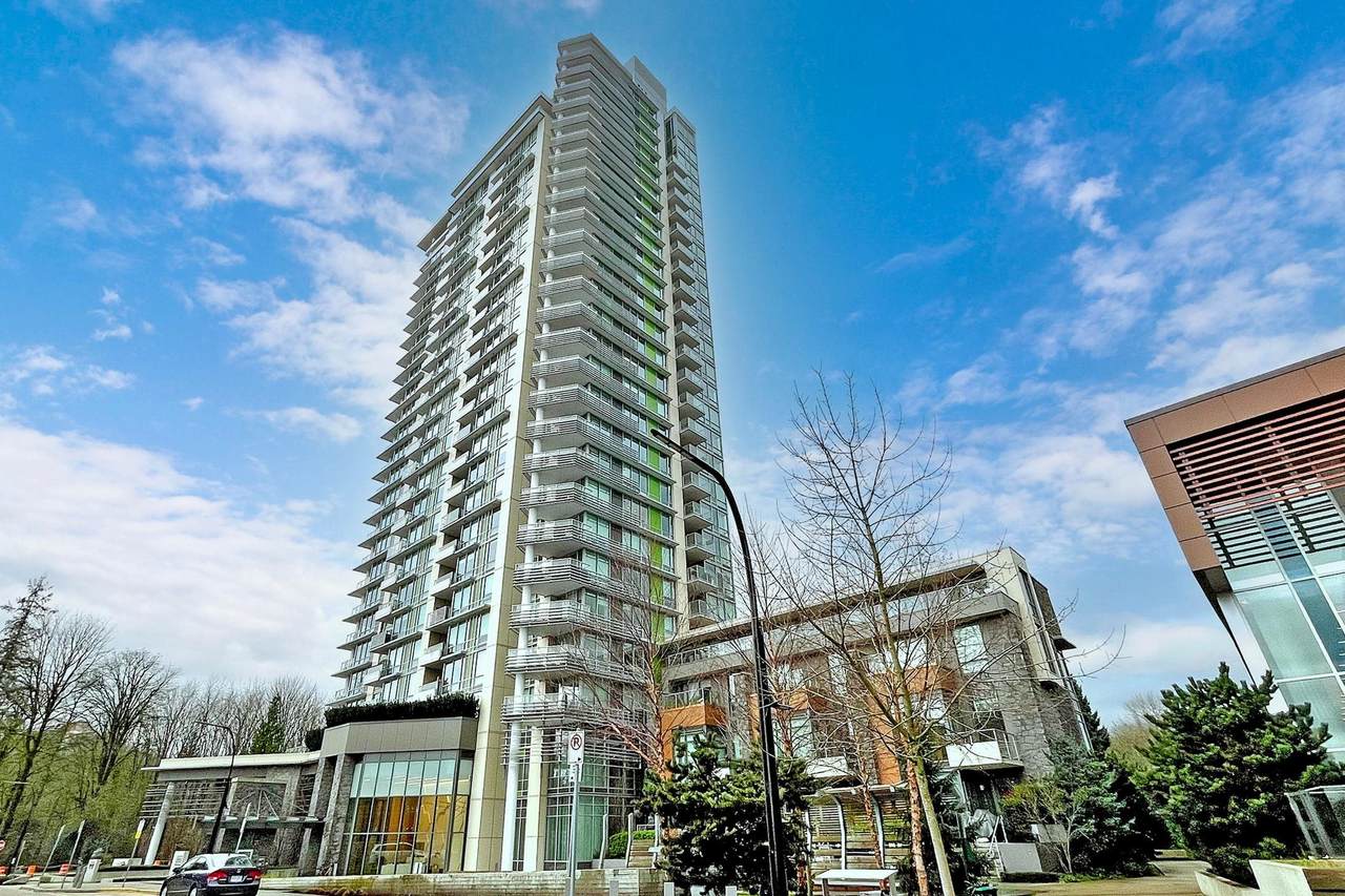 680 Seylynn Crescent - Photo 1