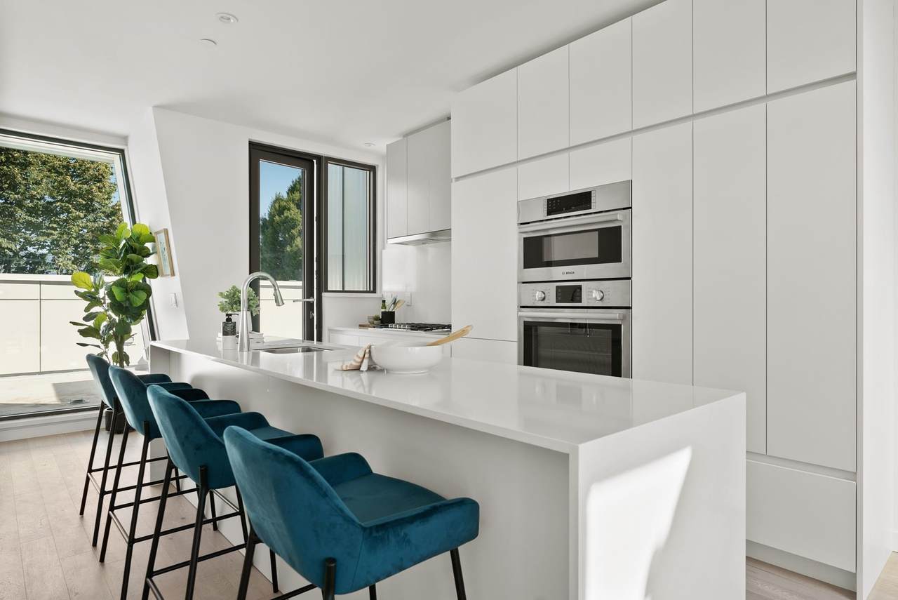 6 17TH Avenue - Photo 1