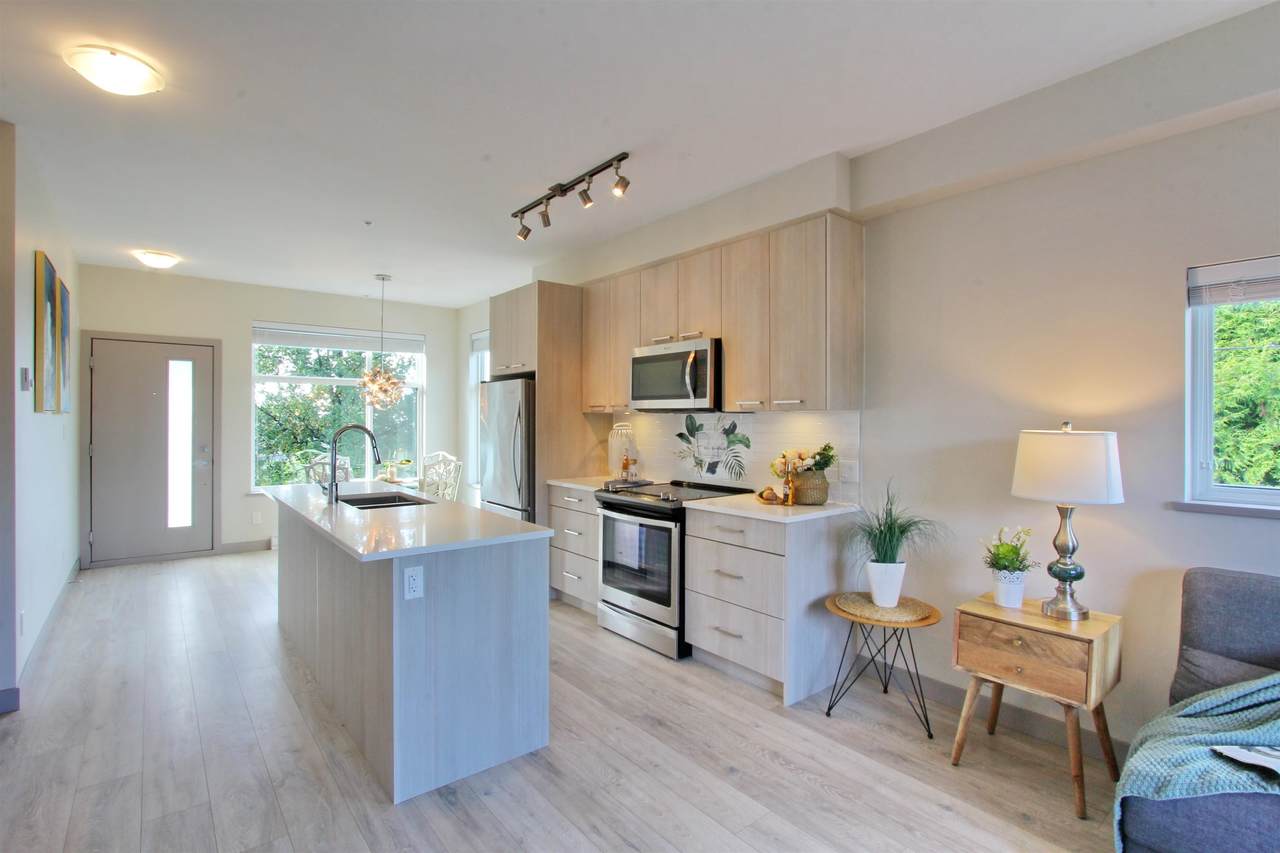7001 Royal Oak Avenue - Photo 1