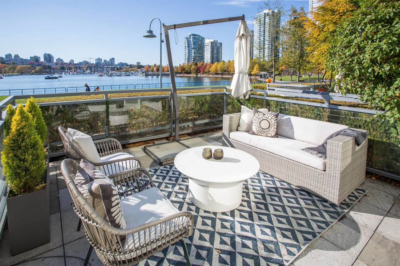 1383 Marinaside Crescent - Photo 1