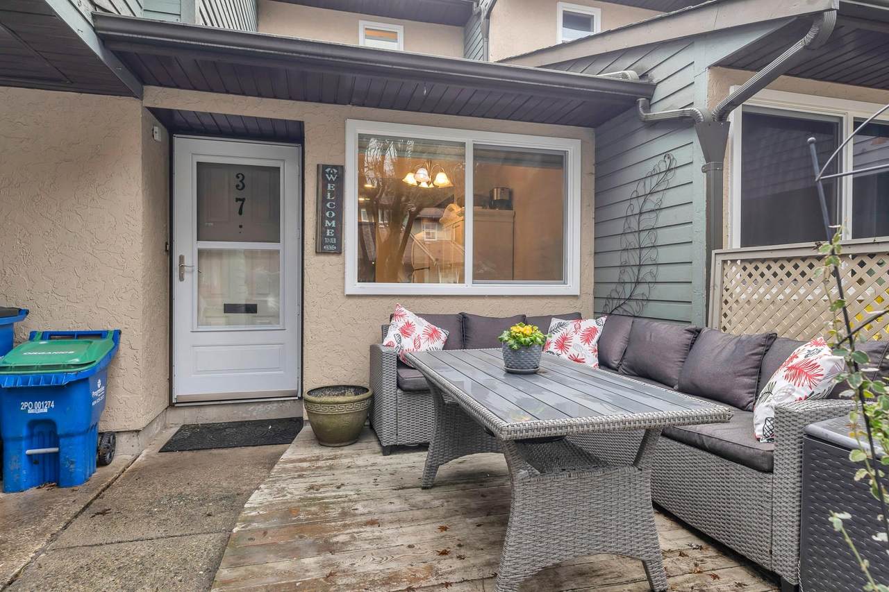 20653 Thorne Avenue - Photo 1