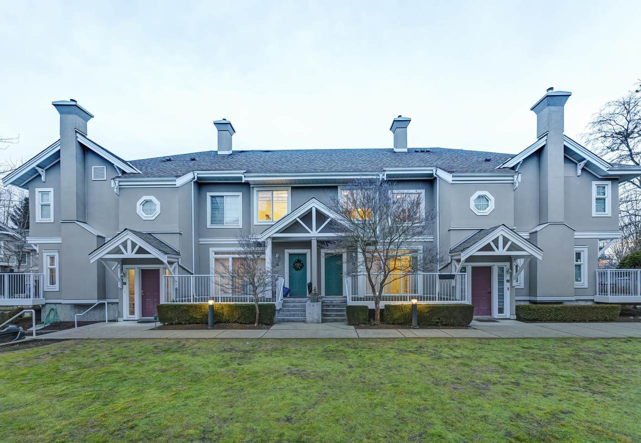 2422 Hawthorne Avenue - Photo 1