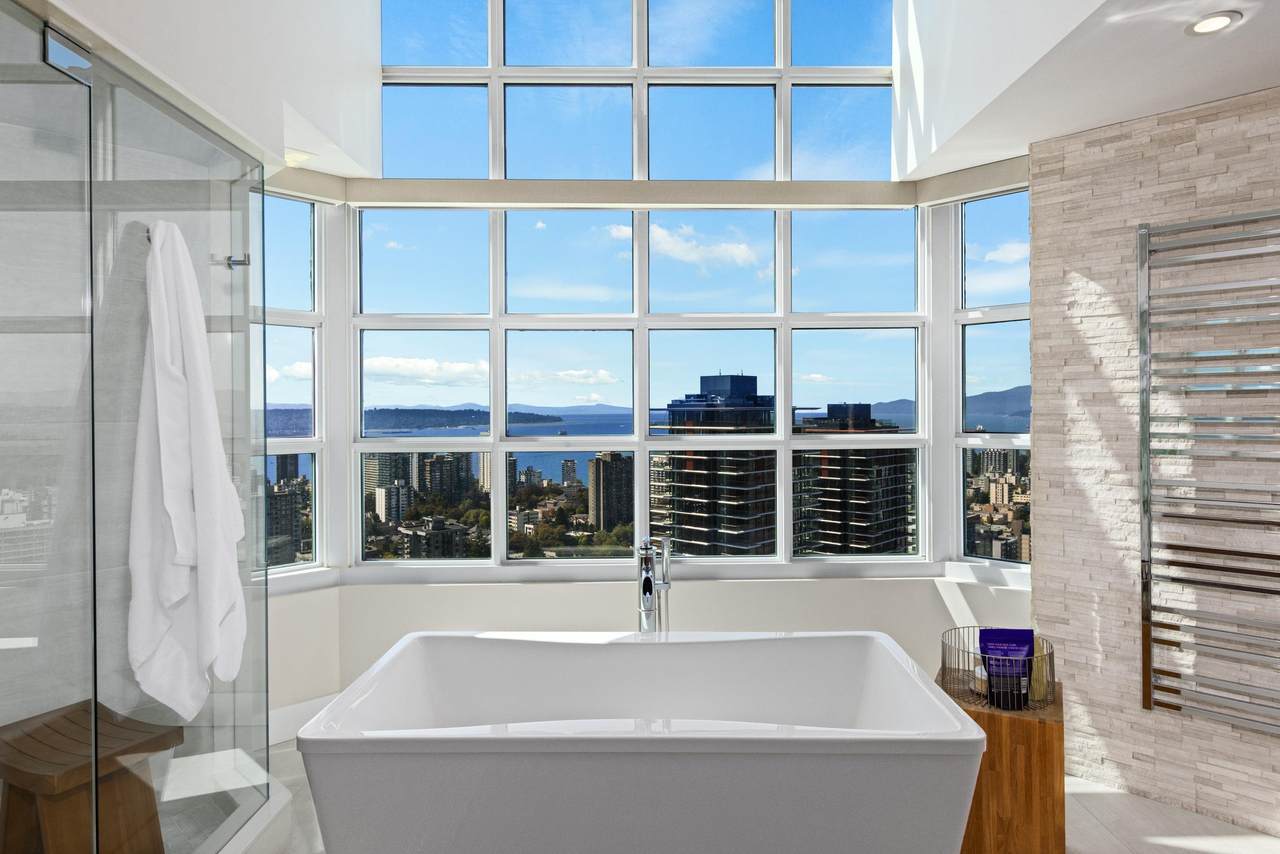 717 Jervis Street - Photo 1