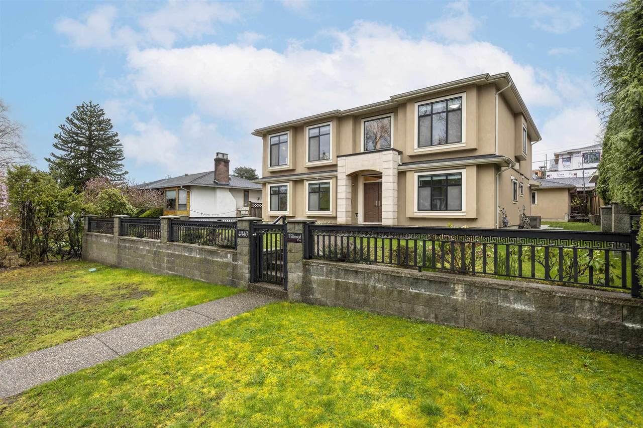 4346 Wildwood Crescent - Photo 1