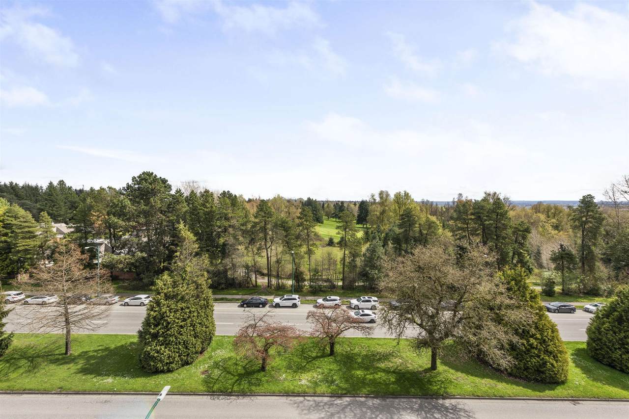 6859 Cambie Street - Photo 1