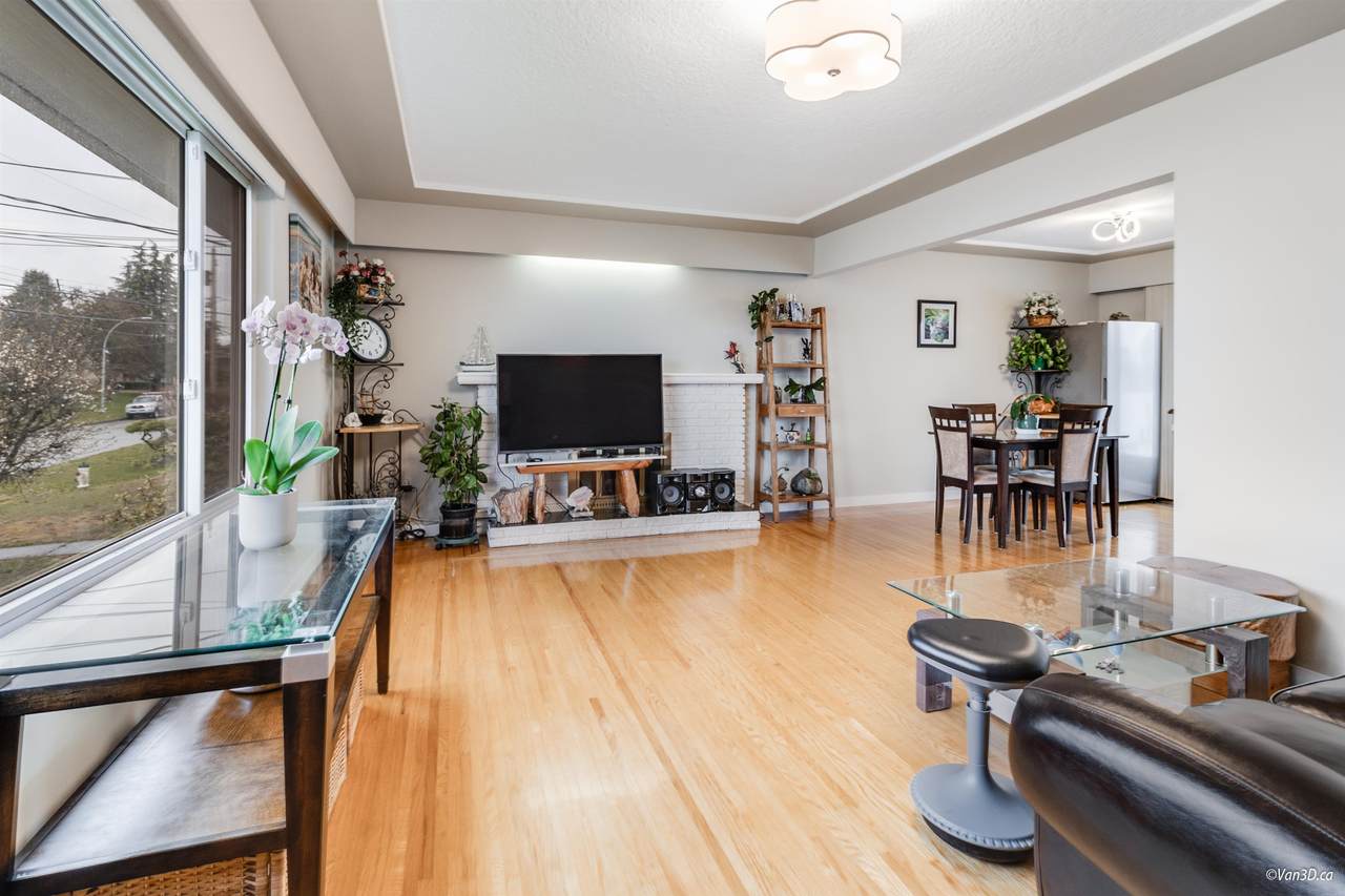 6555 St. Charles Place - Photo 1