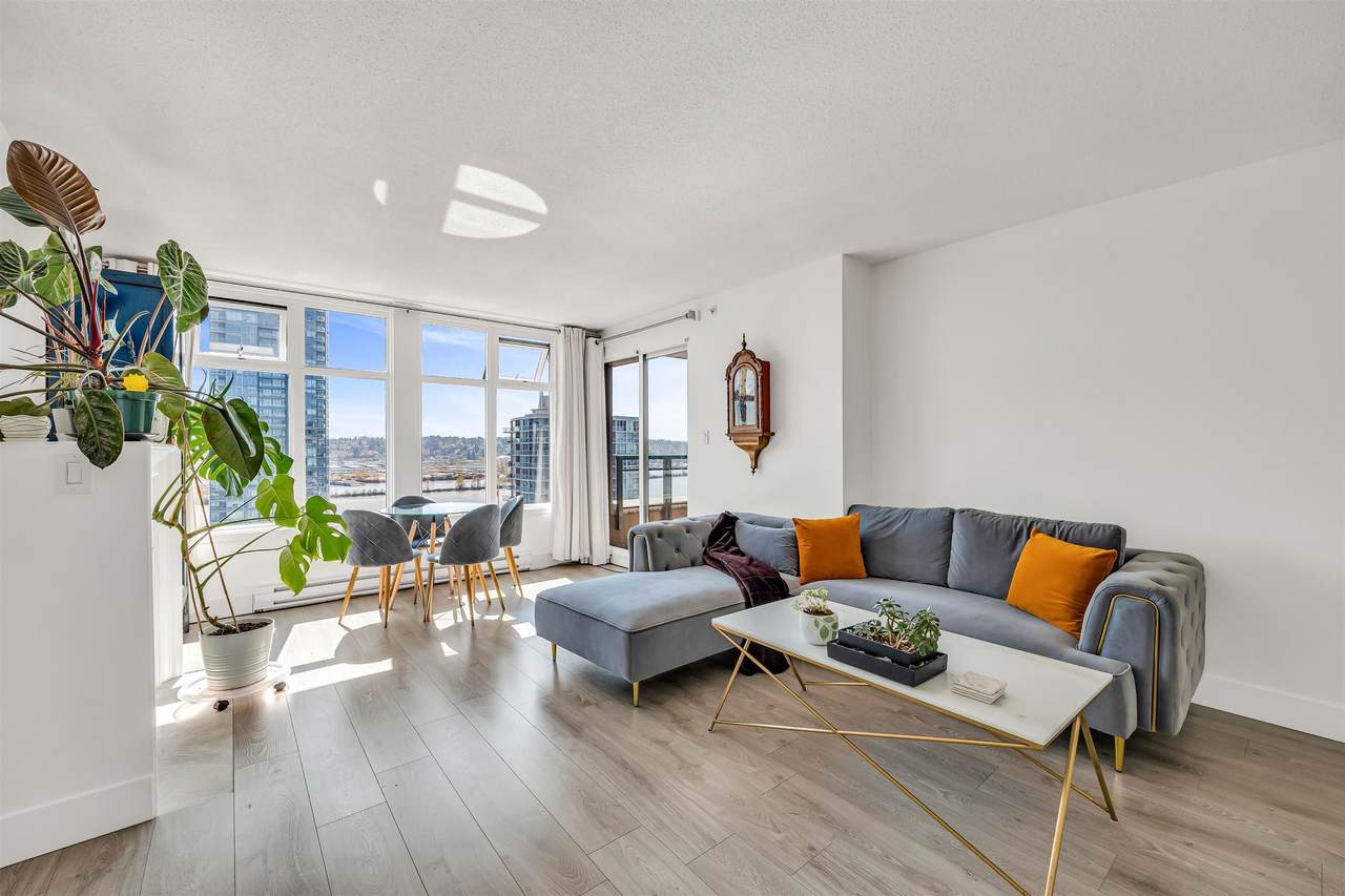 720 Carnarvon Street - Photo 1