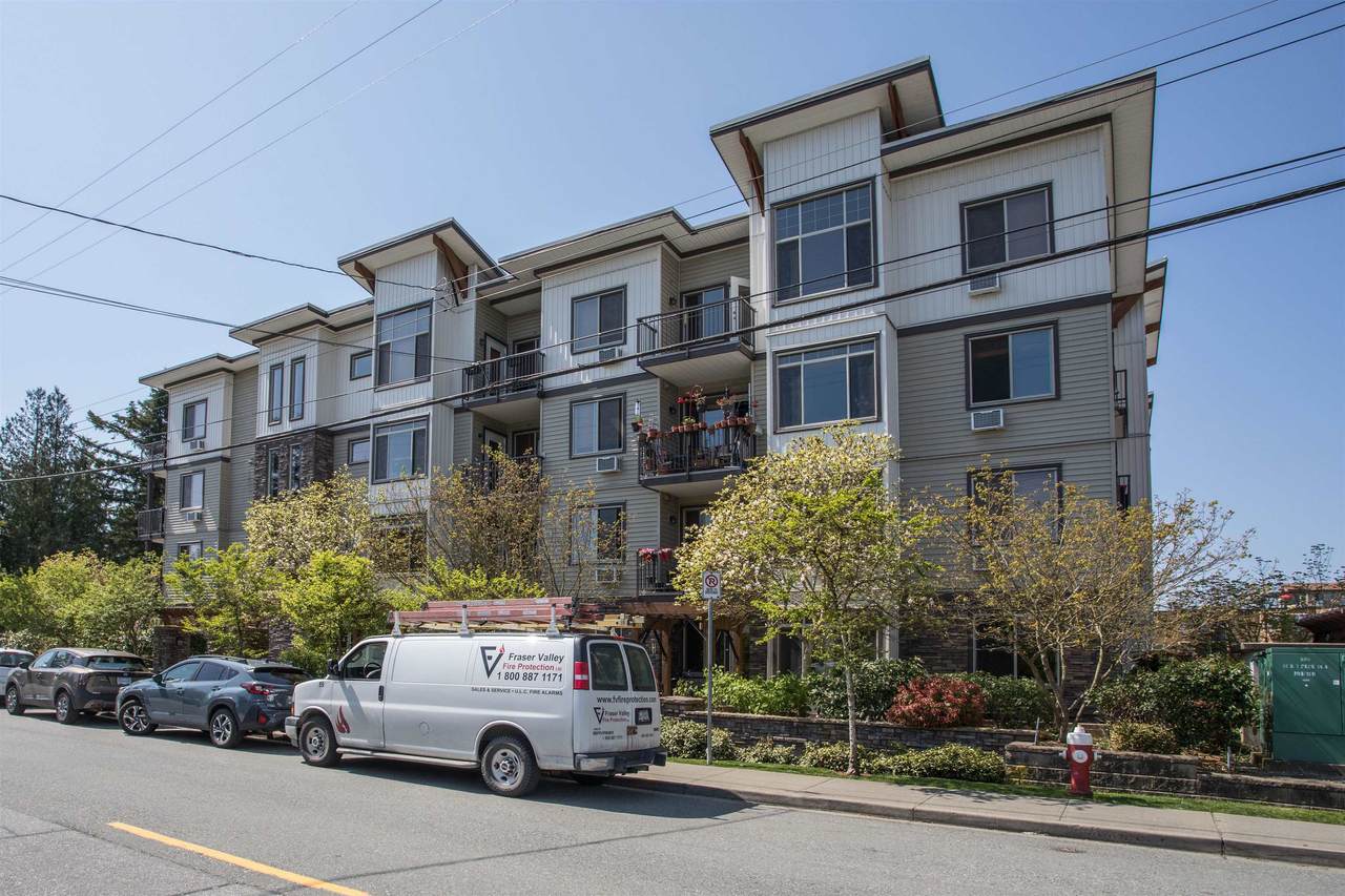 11887 Burnett Street - Photo 1