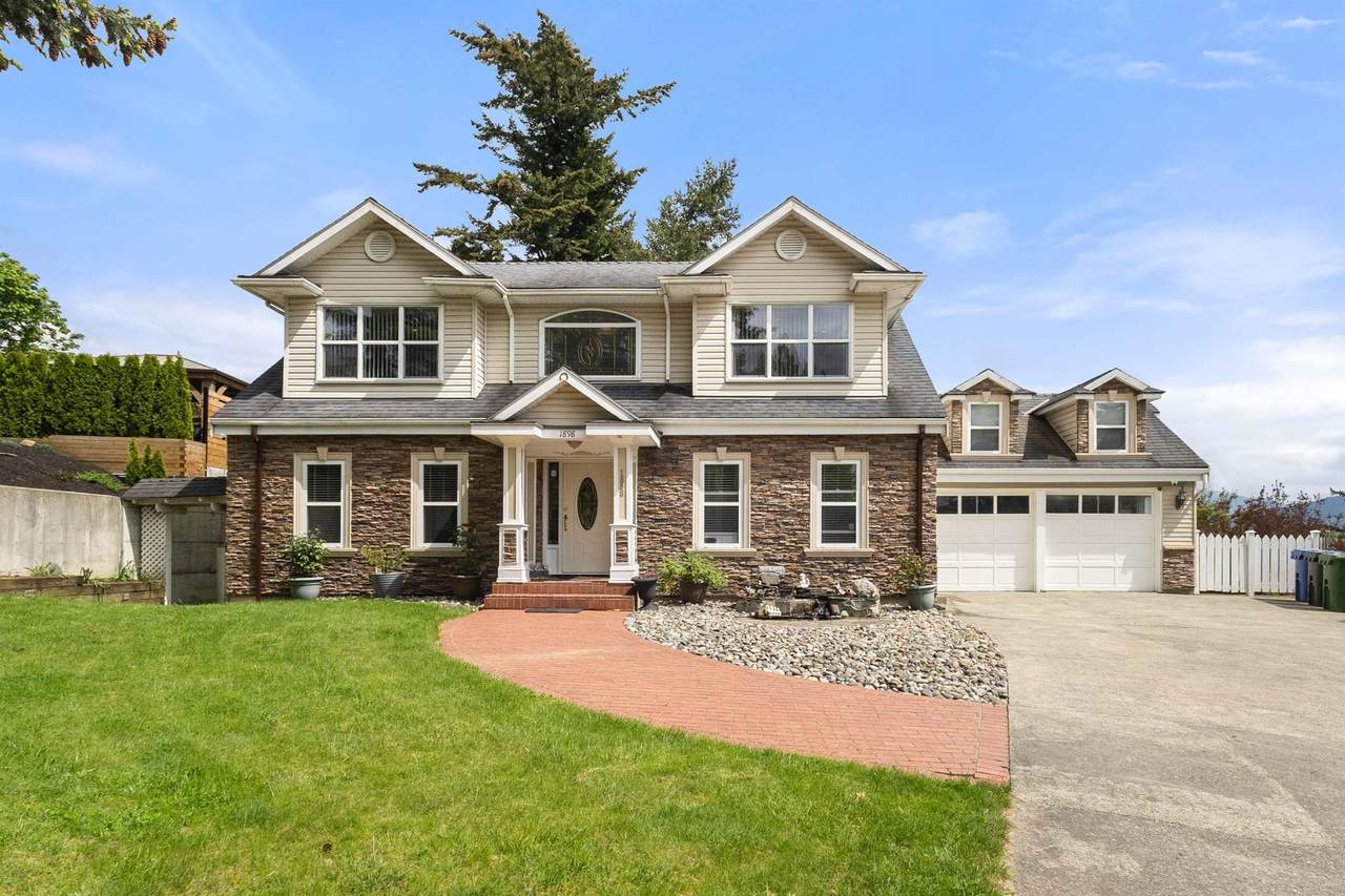 1898 View Grove Place - Photo 1