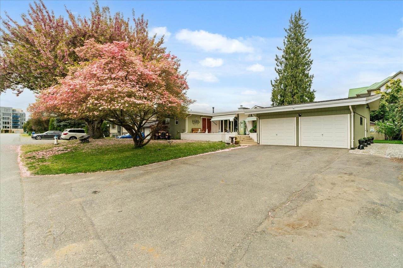 33255 Plaxton Crescent - Photo 1