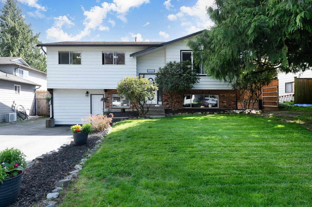 27052 34A Avenue - Photo 1