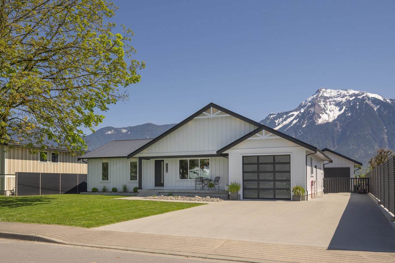 1716 Agassiz Avenue - Photo 1