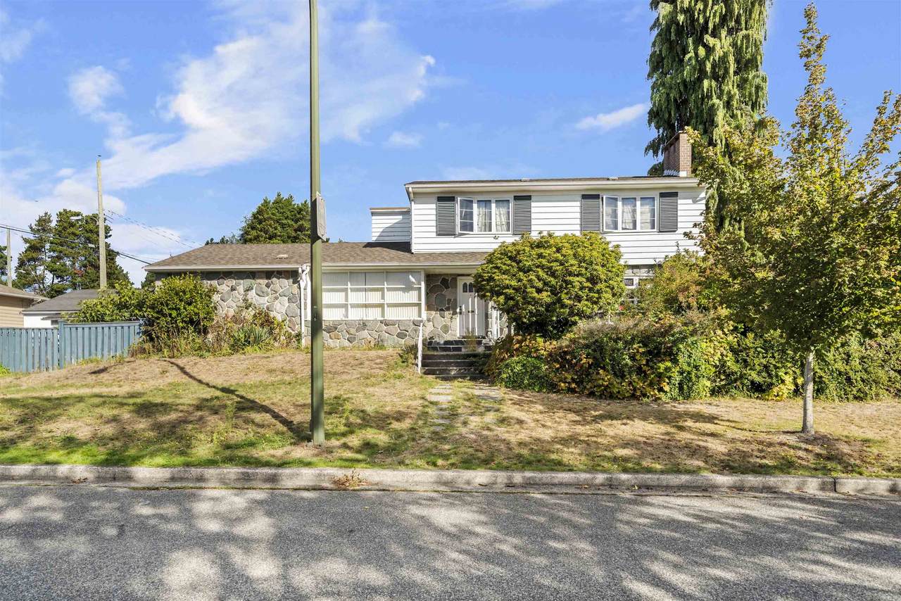 609 52nd Avenue - Photo 1