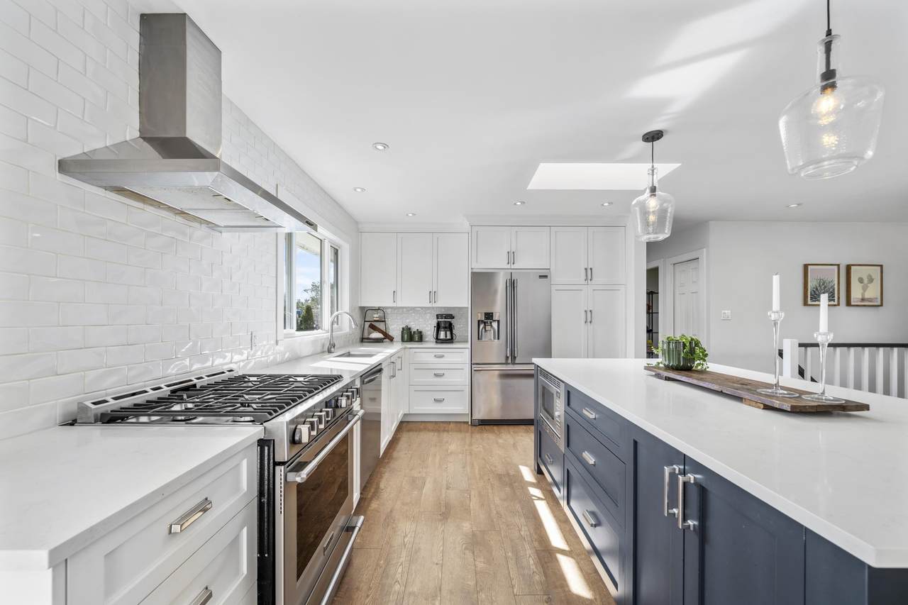 856 53A Street - Photo 1