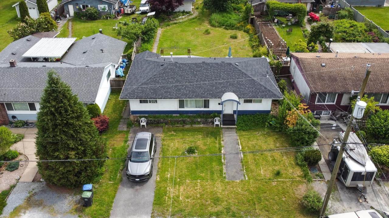 1752 Dorset Avenue - Photo 1