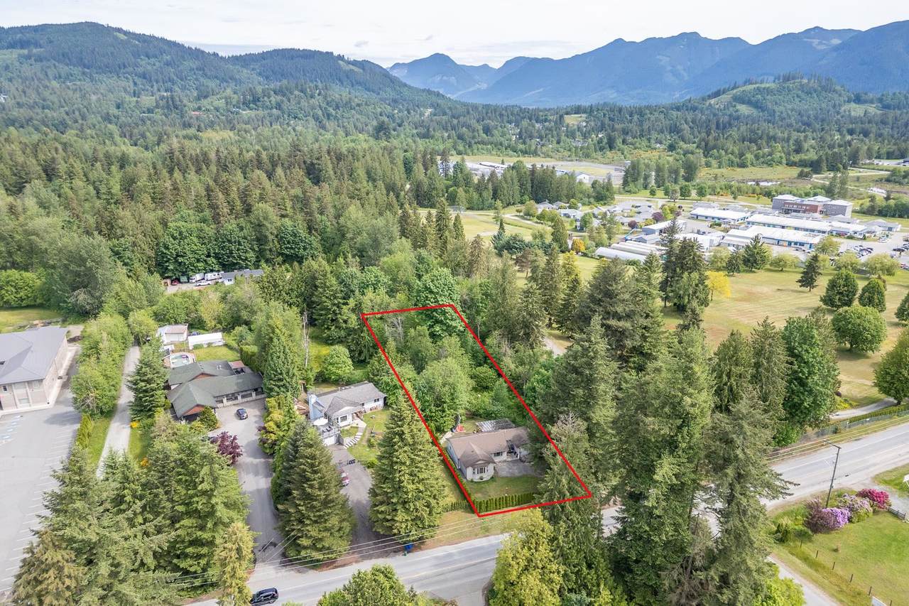33581 Dewdney Trunk Road - Photo 1
