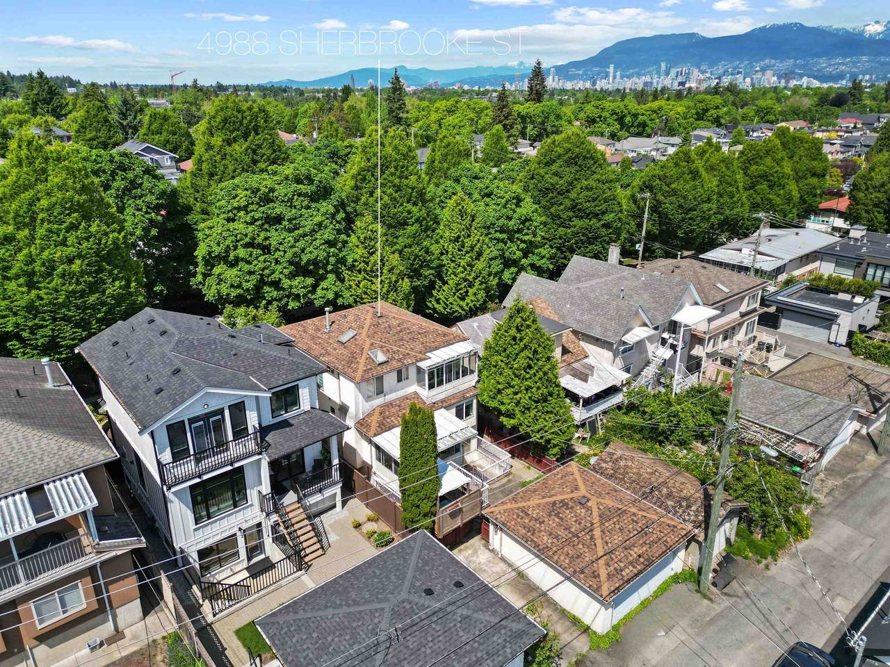 4988 Sherbrooke Street - Photo 1