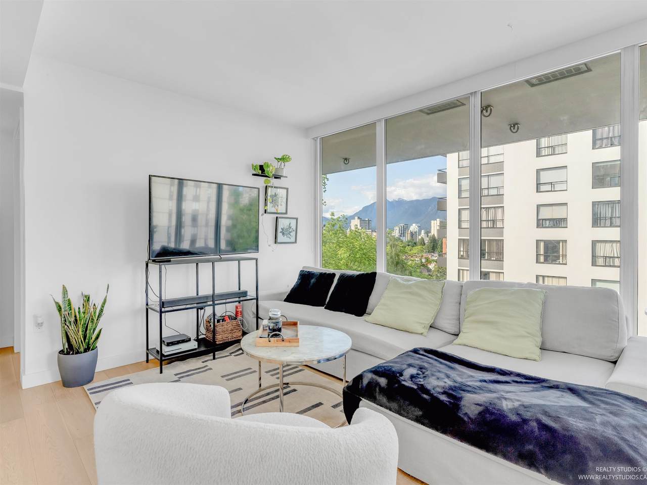 1180 Broughton Street - Photo 1