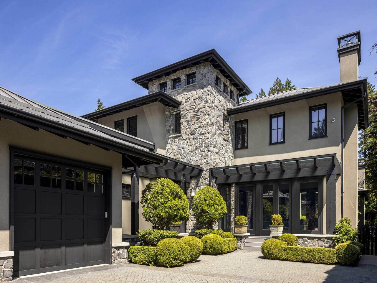 6448 Macdonald Street - Photo 1