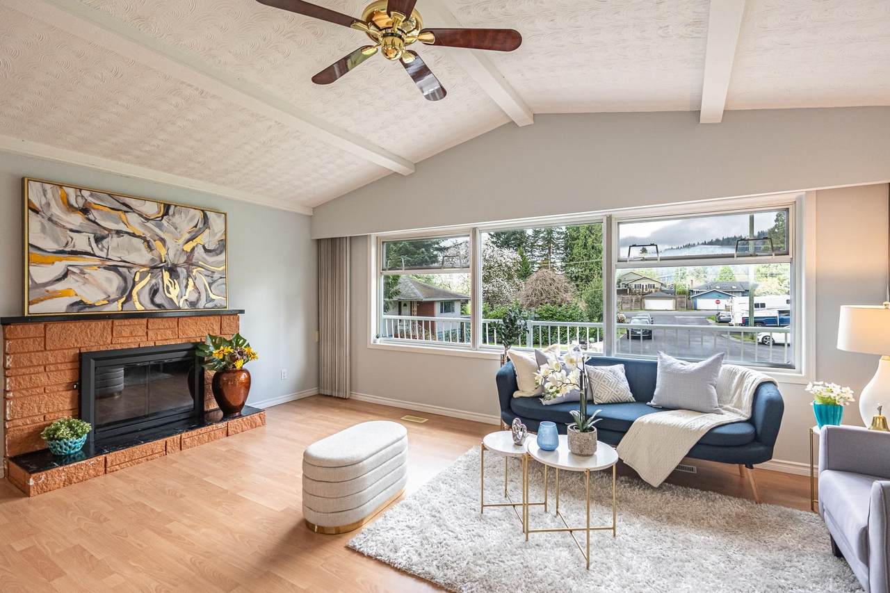 916 Glenacre Court - Photo 1