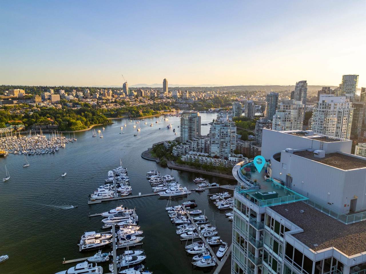 1033 Marinaside Crescent - Photo 1