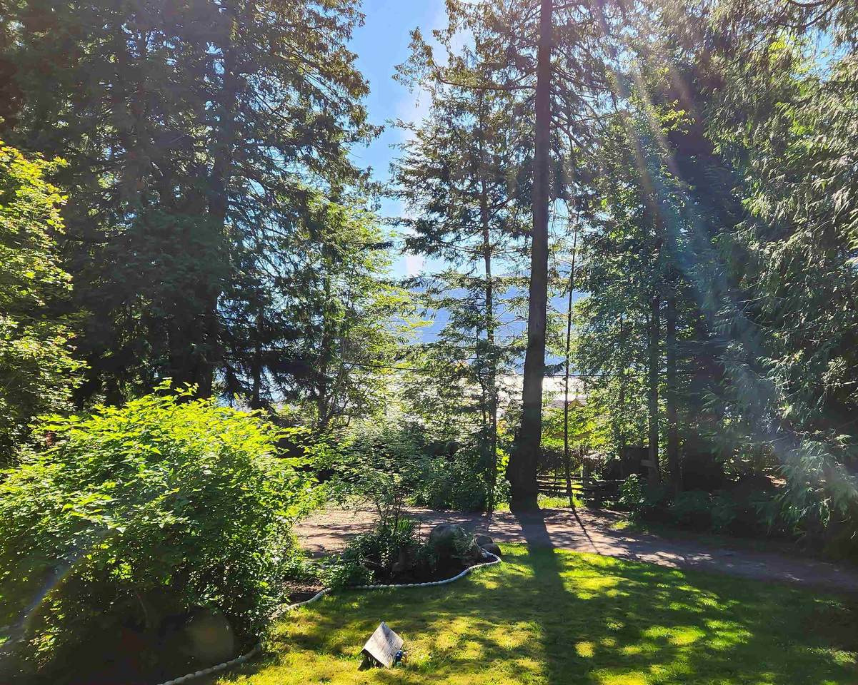 138 Esplanade Road - Photo 1