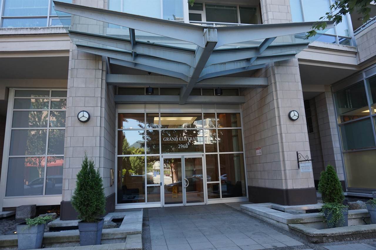 2968 Glen Drive - Photo 1